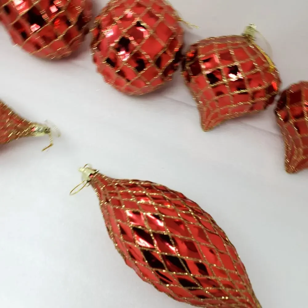 Raz Imports Plastic Waffle lightweight lot of Red & Gold Holiday Ornament Set 7